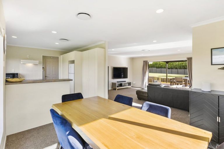 Photo of property in 71 Kath Hopper Drive, Orewa, 0931