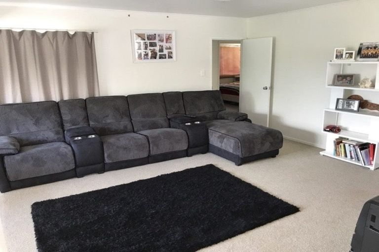 Photo of property in 6 Rainbow Place, Wattle Downs, Auckland, 2103