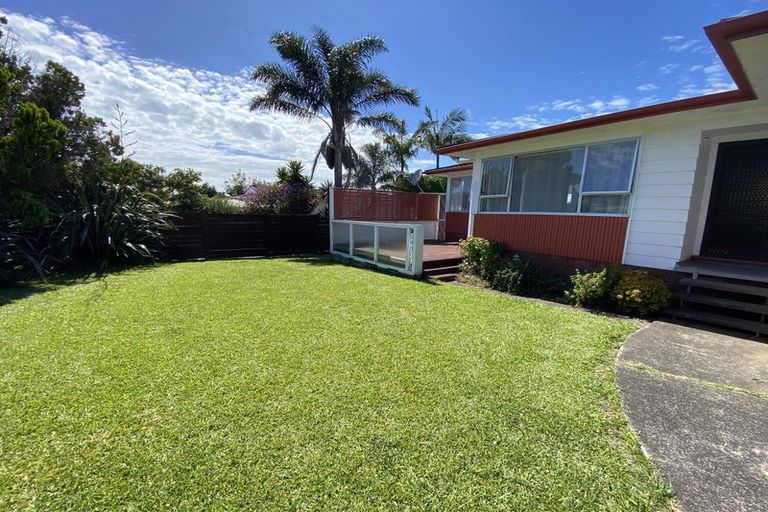 Photo of property in 60 Casuarina Road, Half Moon Bay, Auckland, 2012