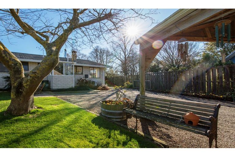 Photo of property in 16 Taiaroa Place, Southbridge, 7602