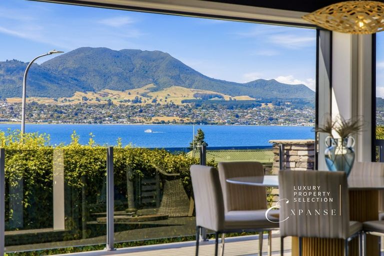 Photo of property in 2 Scenic Heights, Acacia Bay, Taupo, 3330