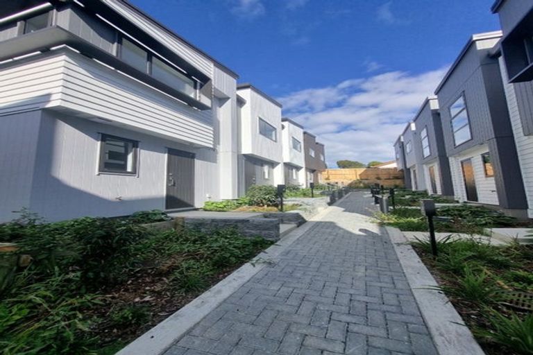 Photo of property in 44 Raupeti Lane, Henderson, Auckland, 0612