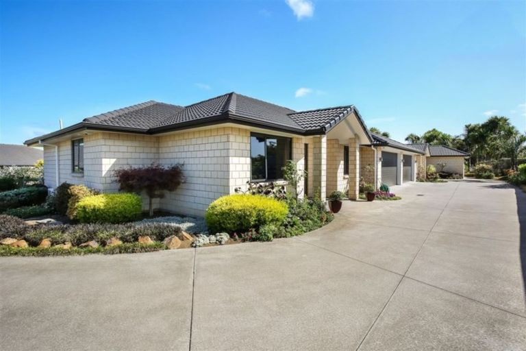 Photo of property in 32 Searle Drive, Patumahoe, Pukekohe, 2679