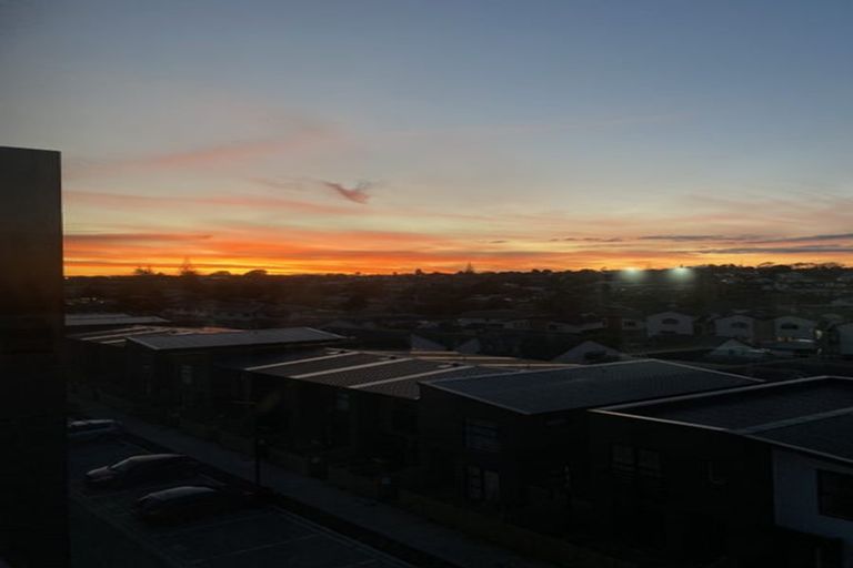 Photo of property in 406/7 Rauemi Way, Te Atatu South, Auckland, 0610