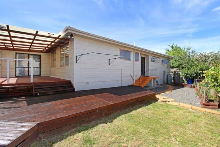 Photo of property in 29 Kelman Road, Kelston, Auckland, 0602