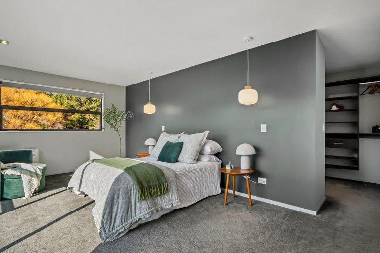 Photo of property in 73 Oregon Drive, Kelvin Heights, Queenstown, 9300