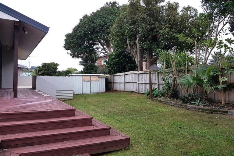 Photo of property in 2/93 Sunnybrae Road, Hillcrest, Auckland, 0627