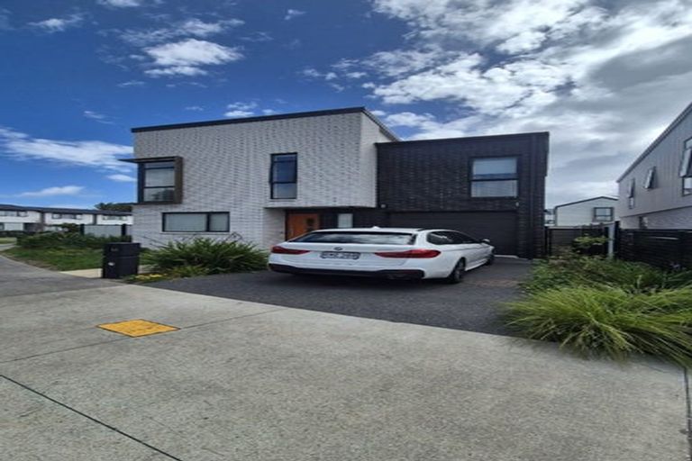 Photo of property in 16 Cessna Crescent, Mangere, Auckland, 2022