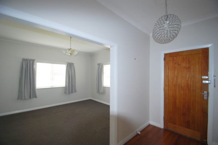 Photo of property in 77 Bell Road, Waiwhetu, Lower Hutt, 5010