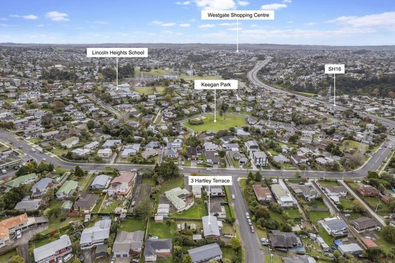 Photo of property in 3 Hartley Terrace, Massey, Auckland, 0614