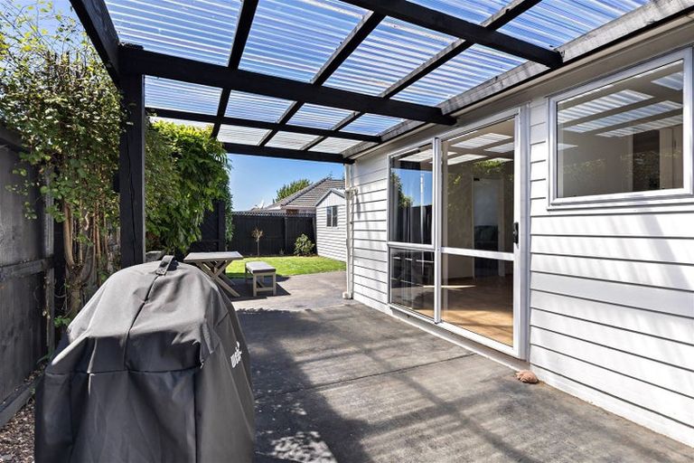 Photo of property in 80 Northcote Road, Northcote, Christchurch, 8052