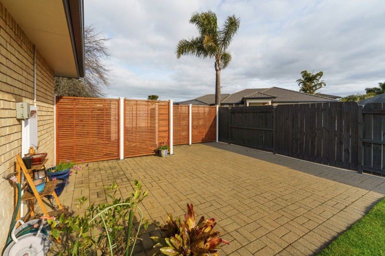 Photo of property in 2 Carlsberg Place, Papamoa Beach, Papamoa, 3118