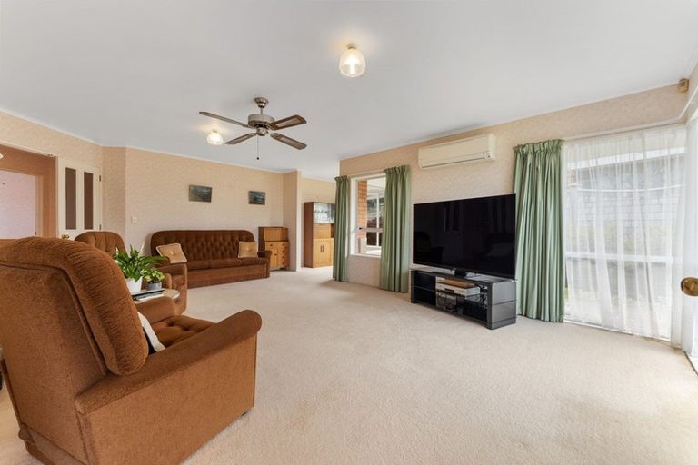 Photo of property in 4 Frank Frethey Place, Highlands Park, New Plymouth, 4312