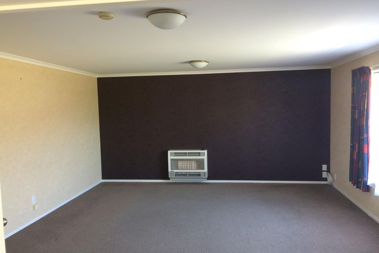 Photo of property in 4 Boston Parade, Kelvin Grove, Palmerston North, 4414
