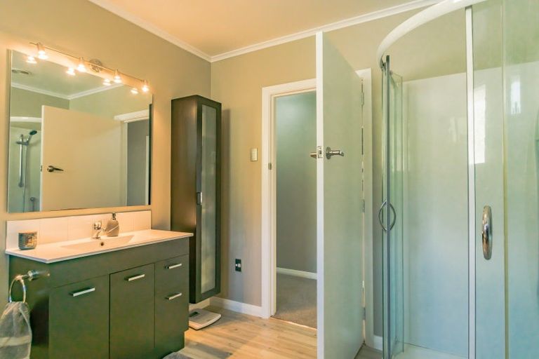 Photo of property in 14 Seaview Crescent, Picton, 7220