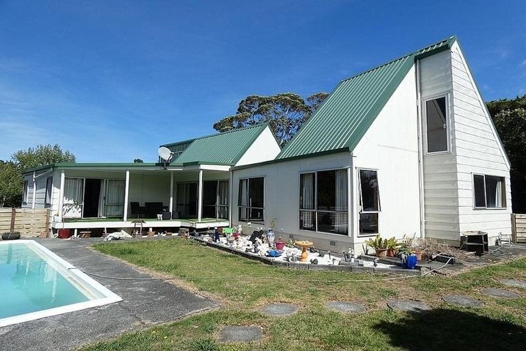 Photo of property in 89 The Centre, Waipu, 0510