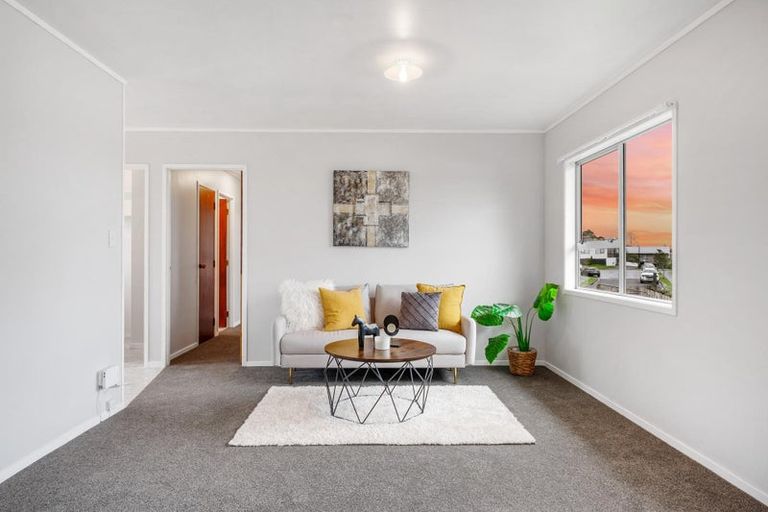 Photo of property in 5 Flaunty Place, West Harbour, Auckland, 0618