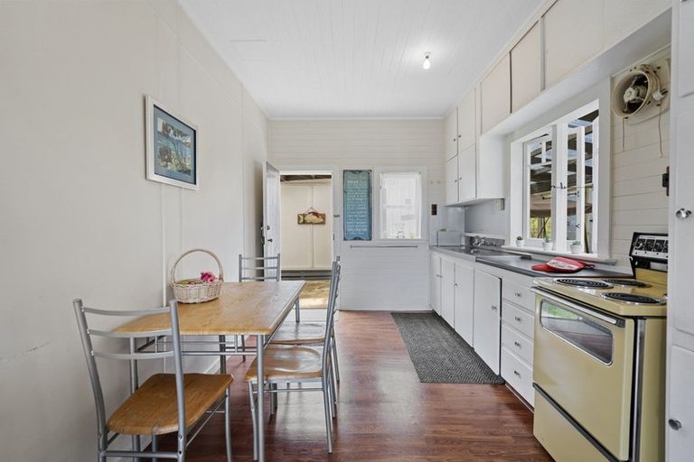 Photo of property in 19 James Street, Russell, 0202