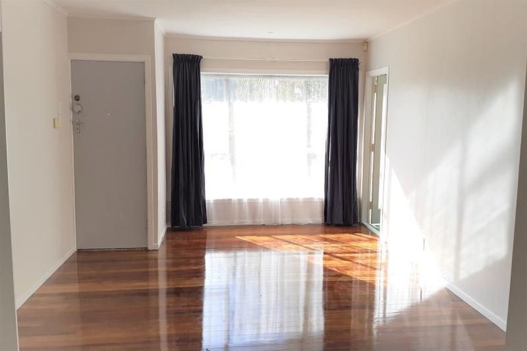 Photo of property in 1/1 Trentham Road, Papakura, 2110