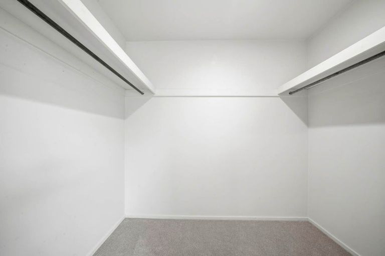 Photo of property in 22 Suncrest Drive, West Harbour, Auckland, 0618