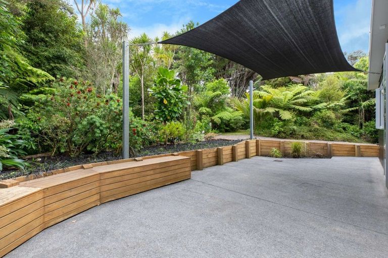 Photo of property in 1020b Scenic Drive North, Swanson, Auckland, 0816