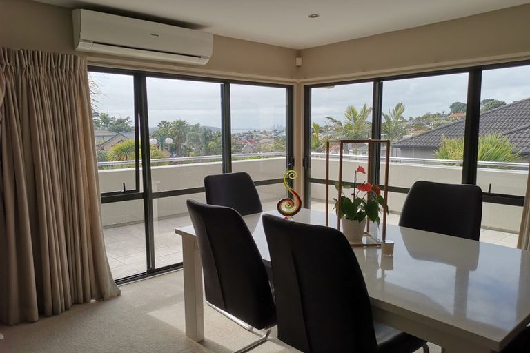 Photo of property in 58 Hogarth Rise, West Harbour, Auckland, 0618