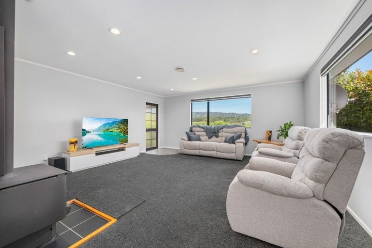 Photo of property in 17 Boons Valley Road, Waikawa, Picton, 7220