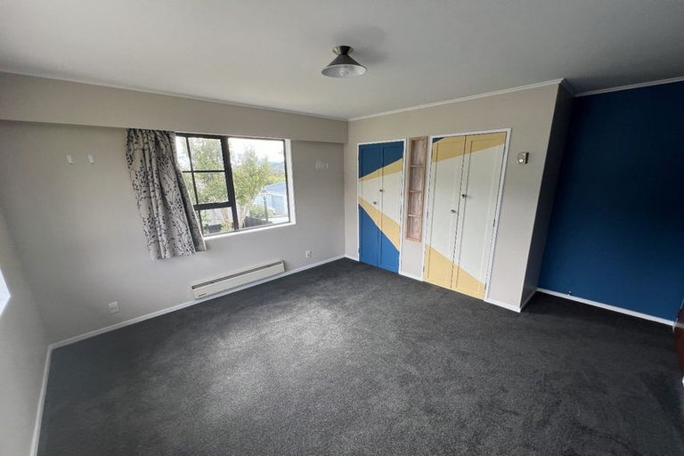 Photo of property in 25 Ngatitoa Street, Tawa, Wellington, 5028