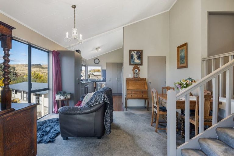 Photo of property in 66 Guadeloupe Crescent, Grenada Village, Wellington, 6037