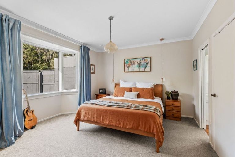 Photo of property in 44 Victoria Road, New Plymouth, 4310