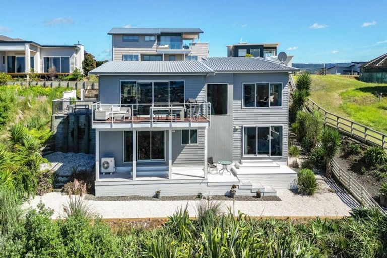 Photo of property in 111 Te Pamahue Drive, Whangamata, 3620
