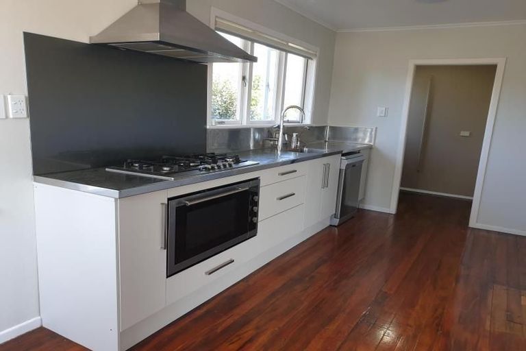 Photo of property in 1/56 Waipani Road, Te Atatu Peninsula, Auckland, 0610