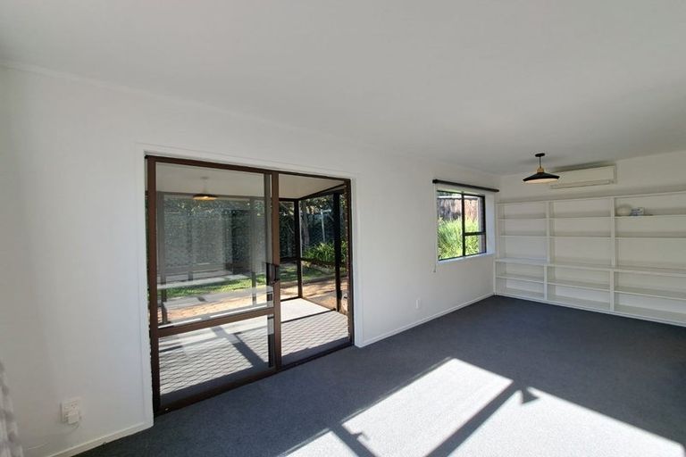 Photo of property in 3/8 Fraser Road, Narrow Neck, Auckland, 0624