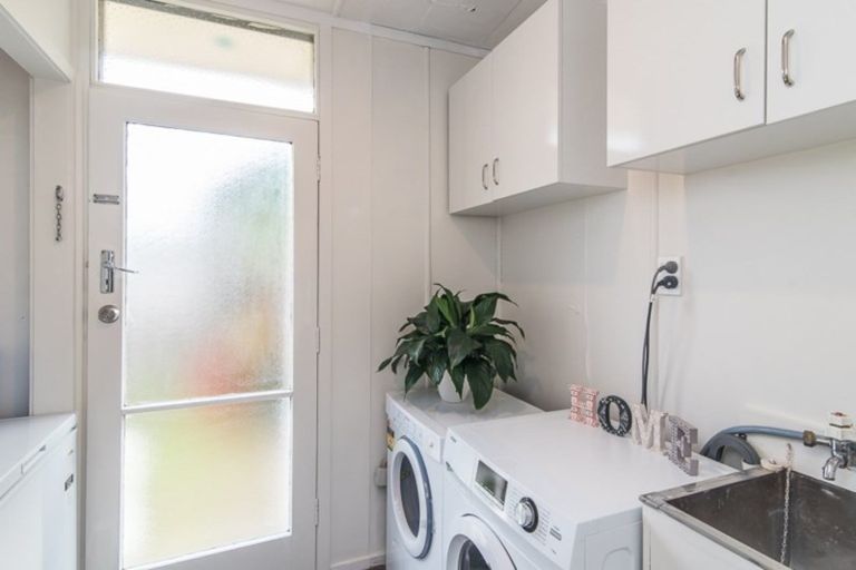 Photo of property in 5 Aorangi Road, Paraparaumu, 5032