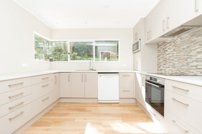 Photo of property in 33 Pohutukawa Drive, Pukete, Hamilton, 3200