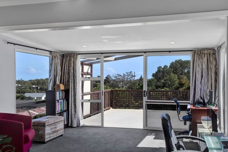 Photo of property in 10a Cowling Road, Hurdon, New Plymouth, 4310