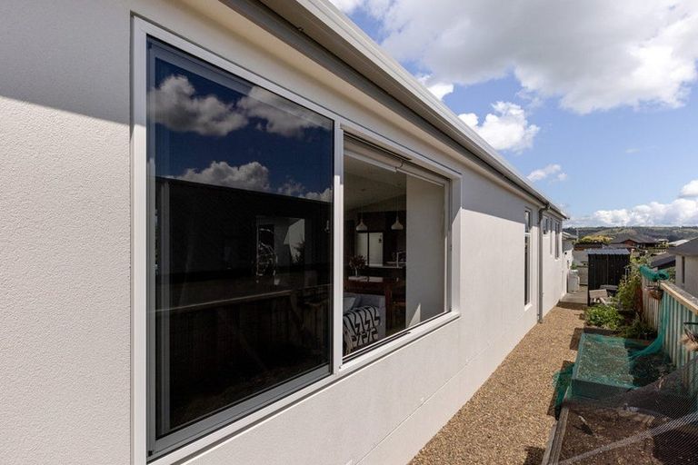 Photo of property in 19 Stingray Drive, Omokoroa, 3114