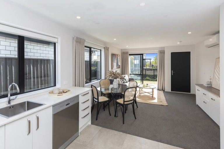 Photo of property in 5 Piripiri Place, Broomfield, Christchurch, 8042