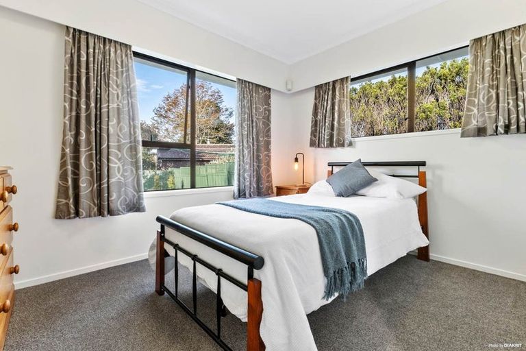 Photo of property in 11 Wilbur Place, Pakuranga Heights, Auckland, 2010