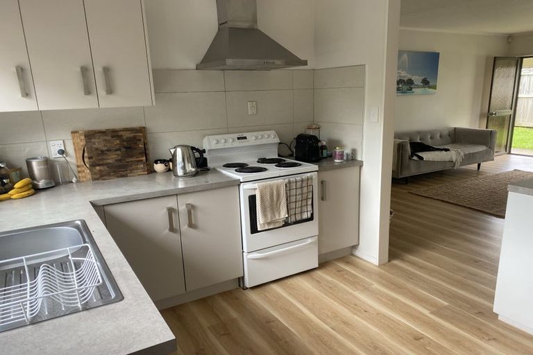 Photo of property in 2/63 Butley Drive, Farm Cove, Auckland, 2012