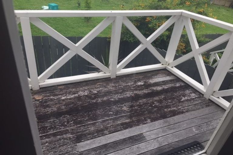 Photo of property in 2/10 William Bond Street, Stanley Point, Auckland, 0624