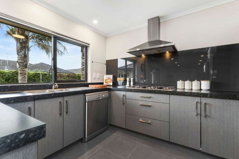 Photo of property in 123 Saint James Drive, Huntington, Hamilton, 3210