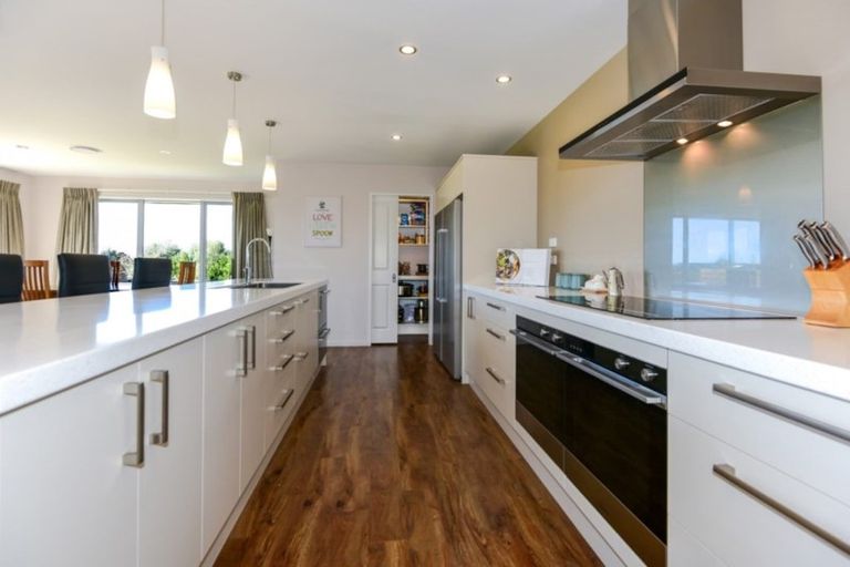 Photo of property in 36 Whitcombe Place, Darfield, 7571