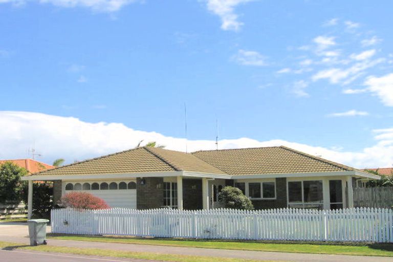 Photo of property in 19 Gardenia Drive, Mount Maunganui, 3116