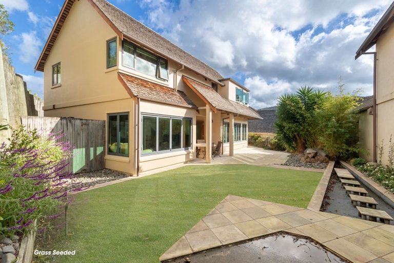 Photo of property in 2/3 Gard Street, Silverstream, Upper Hutt, 5019