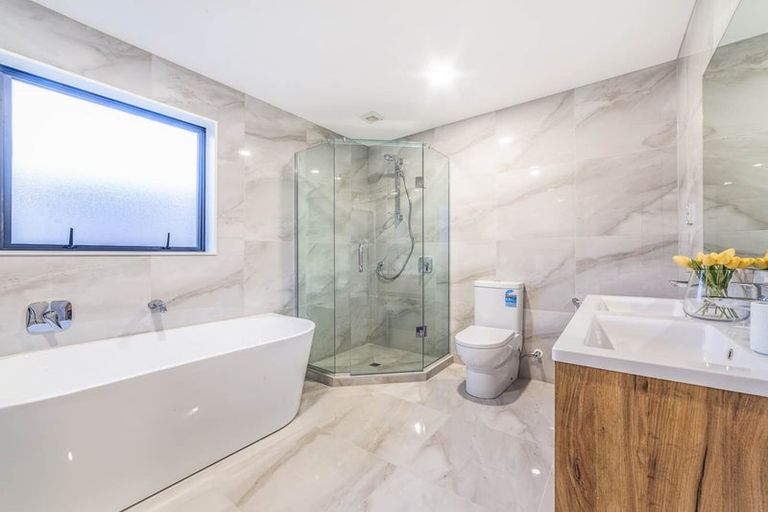 Photo of property in 11 Thomas Rielly Avenue, Hobsonville, Auckland, 0616