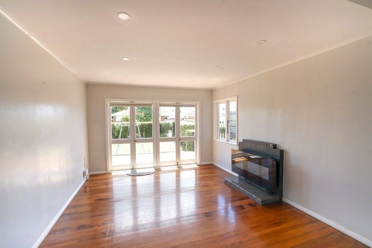 Photo of property in 1/74 Sutton Crescent, Papakura, 2110