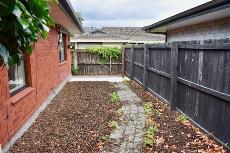 Photo of property in 2/1 Thorrington Road, Cashmere, Christchurch, 8022