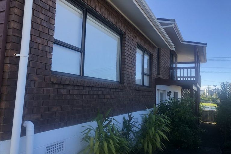 Photo of property in 24a East Coast Road, Milford, Auckland, 0620