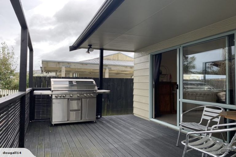 Photo of property in 11b Springs Road, Parakai, 0830